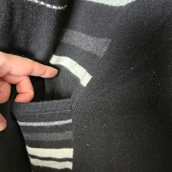 Smartwool Merino Wool Hooded Black and Gray Patterned Sweater Dress. Size 10 - Picture 2 of 11